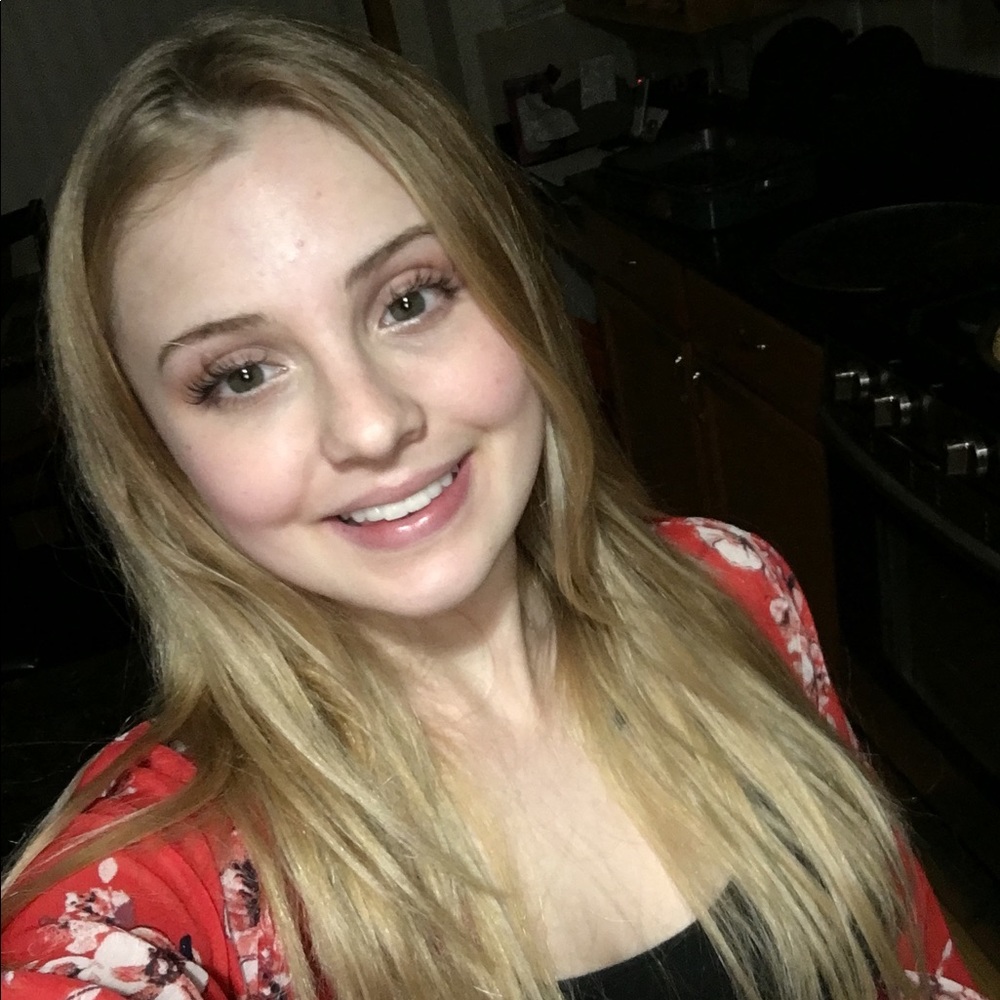 Meet your Posher, Lydia